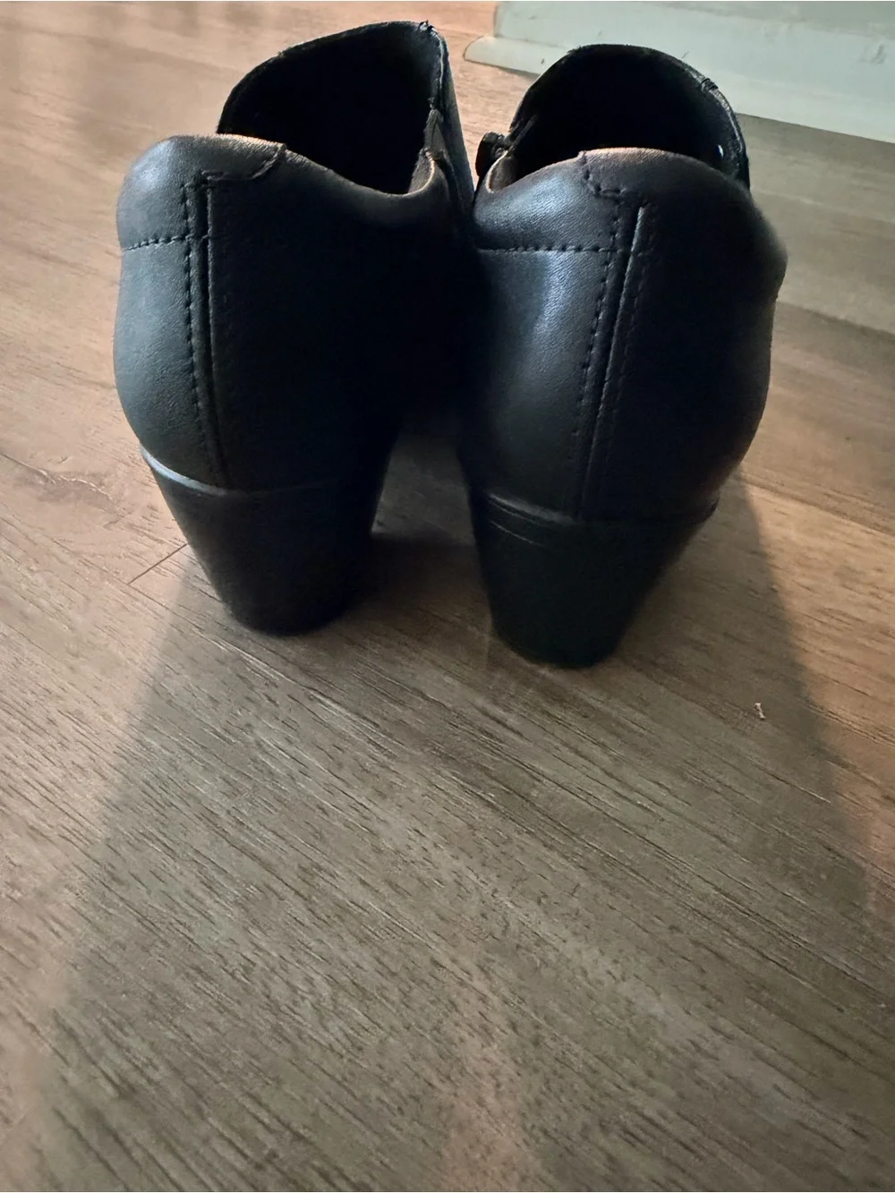 Clarks Collection Black Leather Ankle Booties Side Zip Block Heel